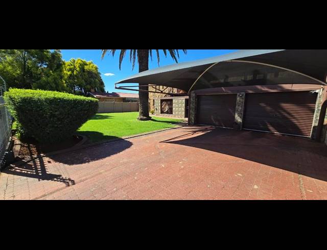 5 BEDROOM HOUSE FOR SALE IN DUNCANVILLE